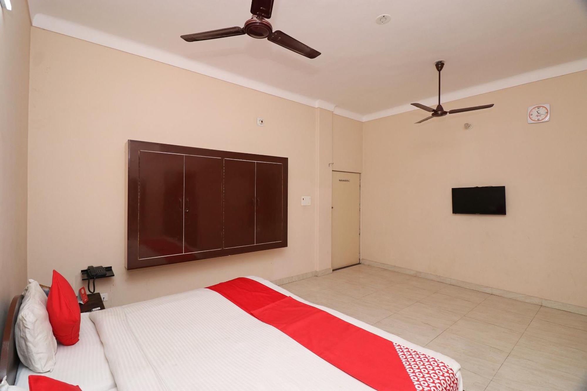 Hotel OYO Flagship 15177 Citi Residenci Varanasi Exterior foto
